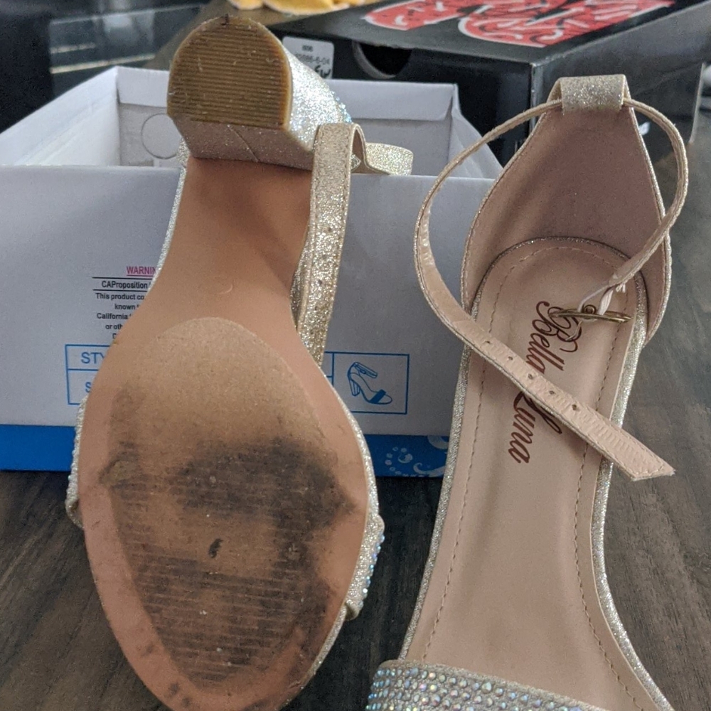 Shoes - Picture 2 of 3